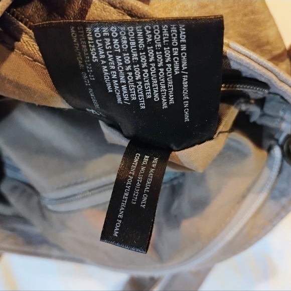 Stone Mountain Accessories Light Gray Crossbody Bag Size Is 12 In X 12 In - Picture 10 of 12